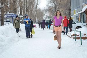 Галина Кутерева из Тольятти - женщина, которая не чувствует холода (6 фото)